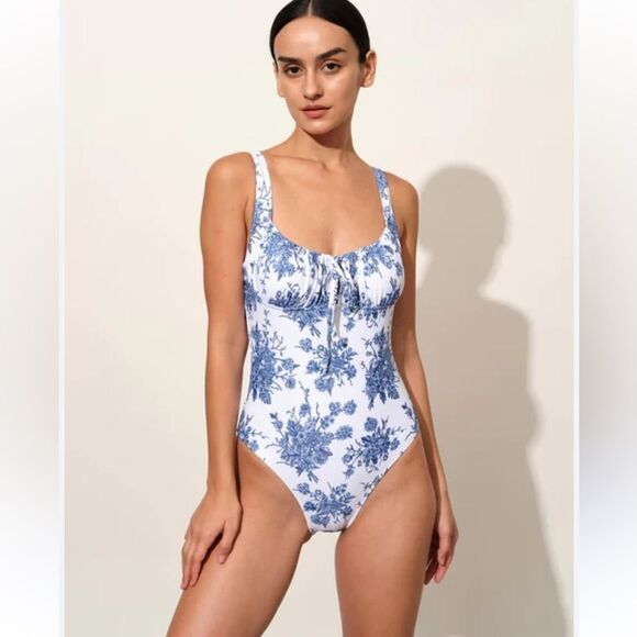 Berlook White & Blue Floral One Piece Swimsuit Size Medium NEW - Picture 2 of 15